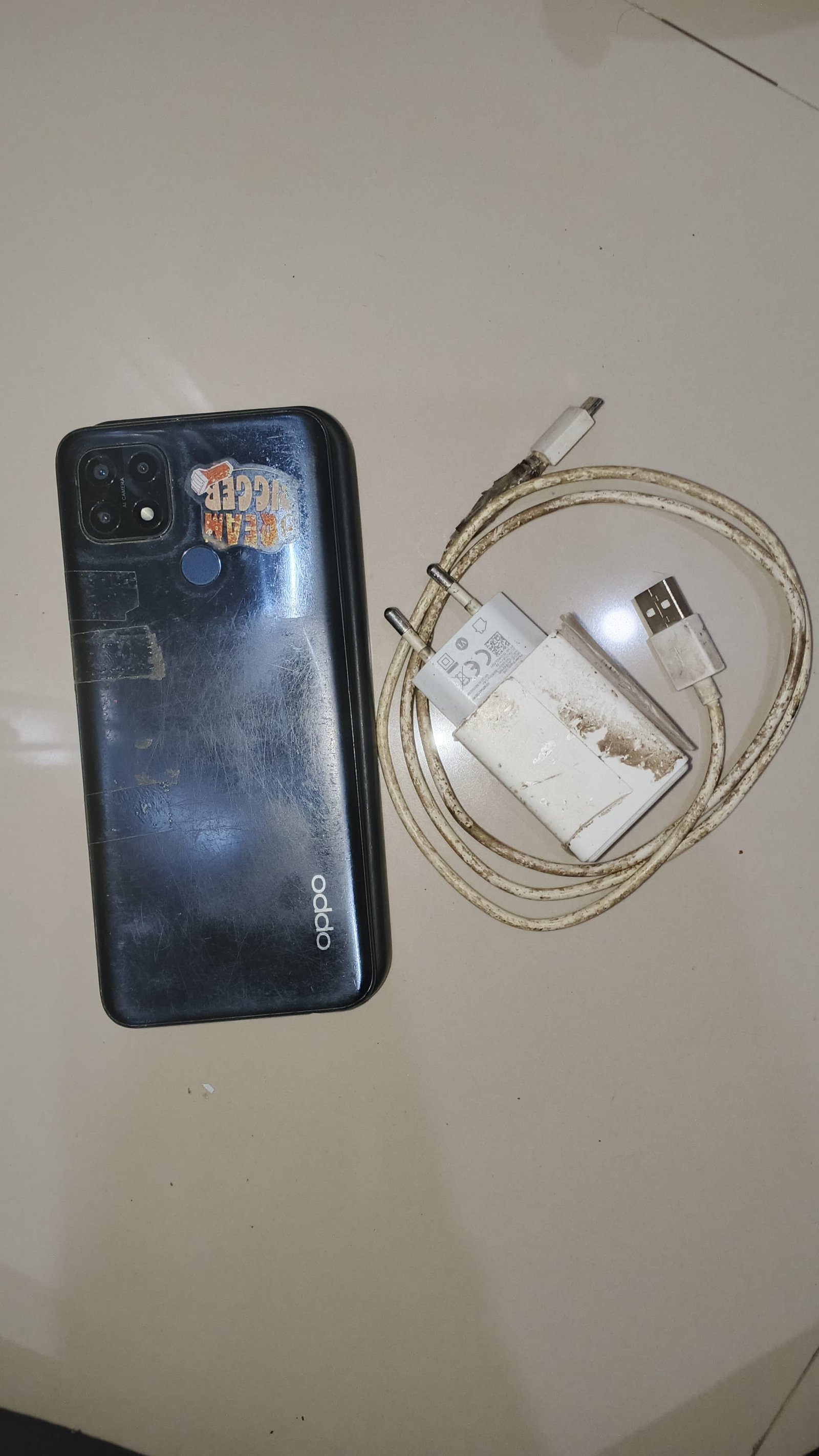 1 Buah HP Oppo A15 + Cas