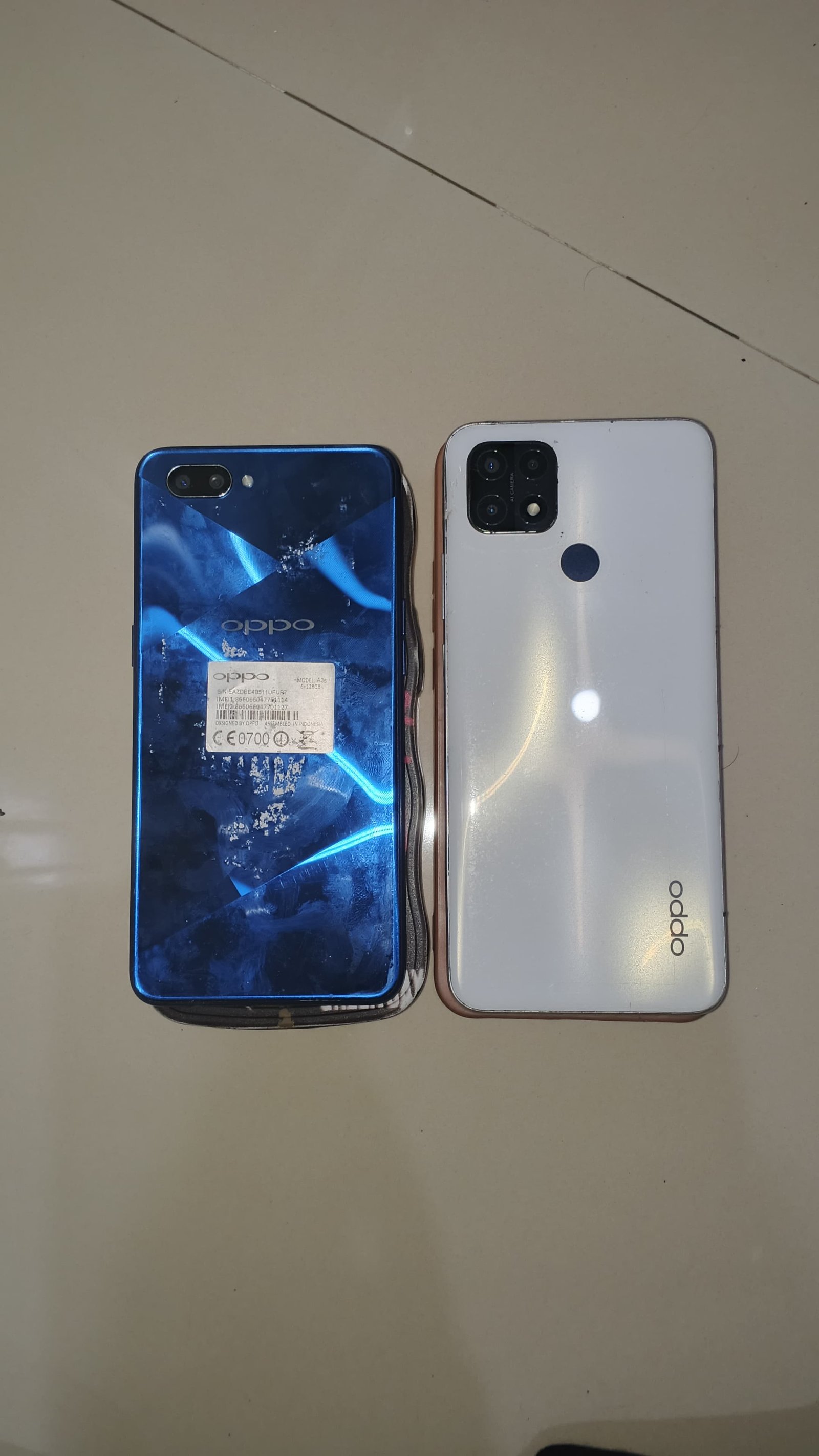 2 Buah HP Oppo A3s + Oppo A15